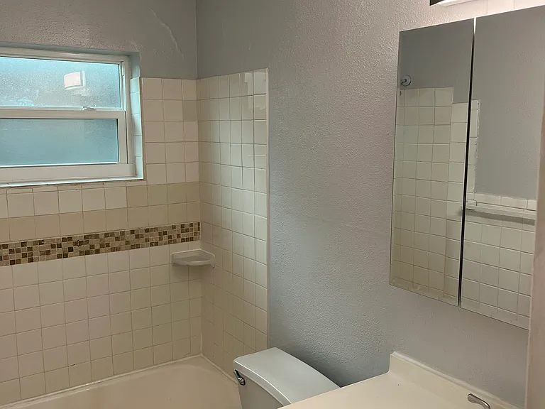 415 1st Ave NE #415 — Photo 6