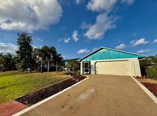 933 SE Streamlet Avenue, Port Saint Lucie, FL 34983