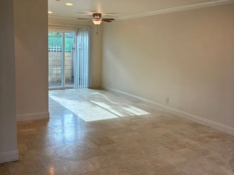 276 Avocado St — Photo 16