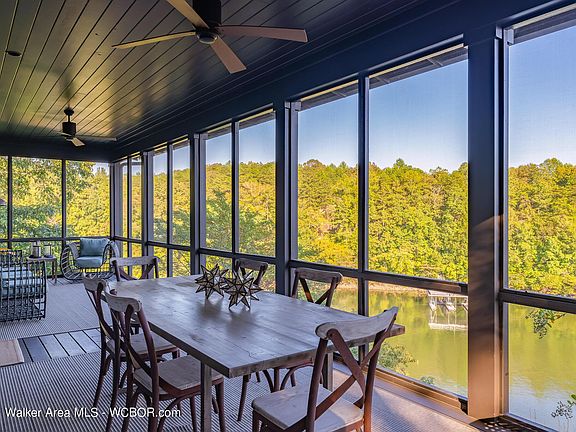 Image 5: Screened Porch