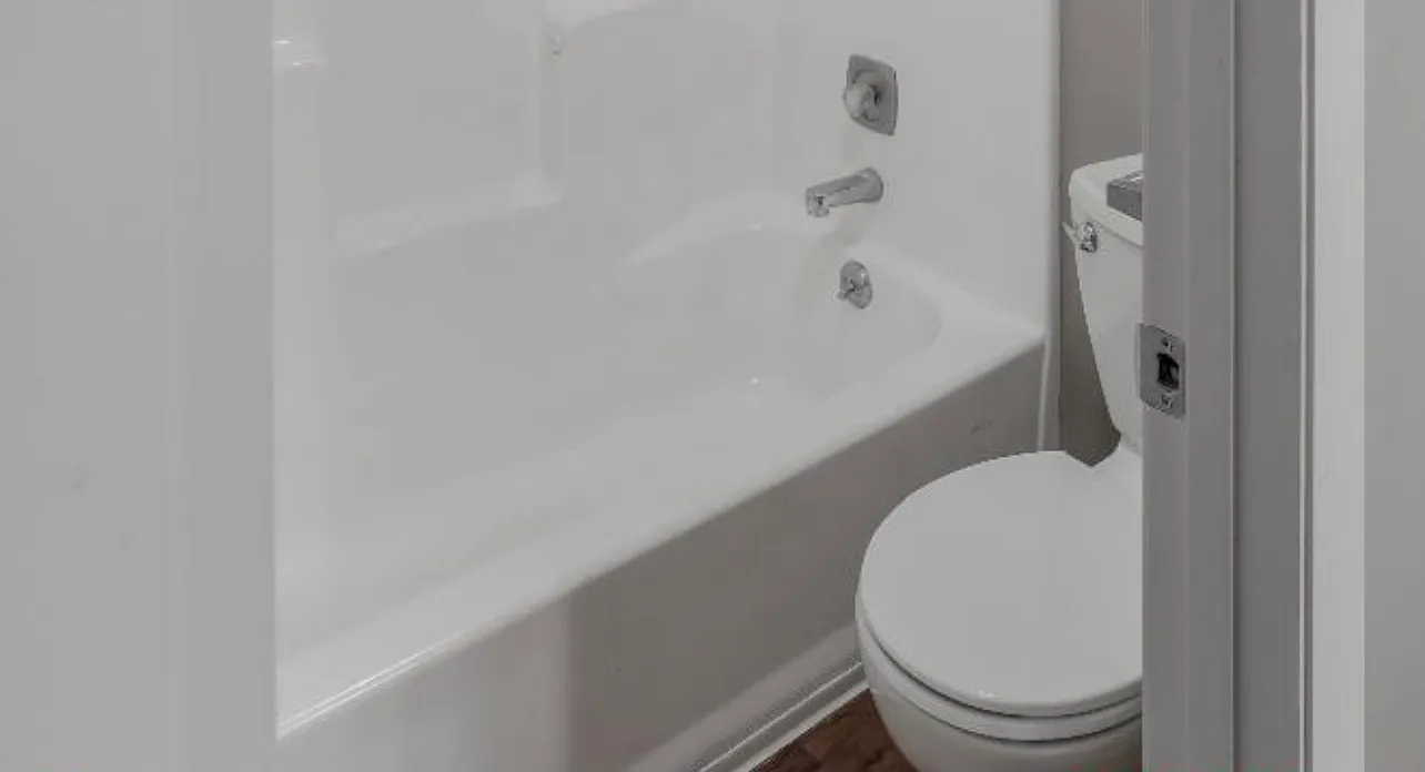 2 bed, $855 — Photo 1