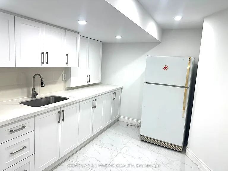 102 Worthing Ave — Photo 3