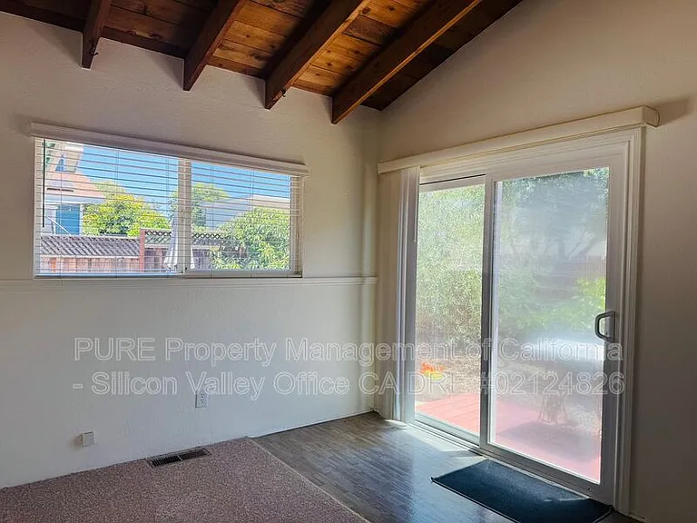 2325 7th Ave — Photo 10
