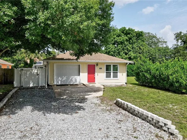 2225 86th Dr, Vero Beach, FL 32966