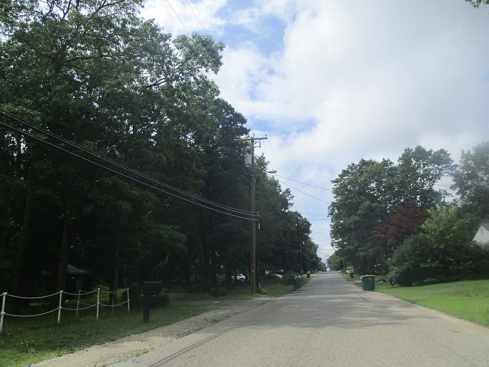 2nd image of 305 Nectar Ave