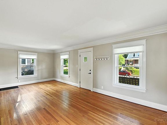 4th image of 3137 Gloss Ave