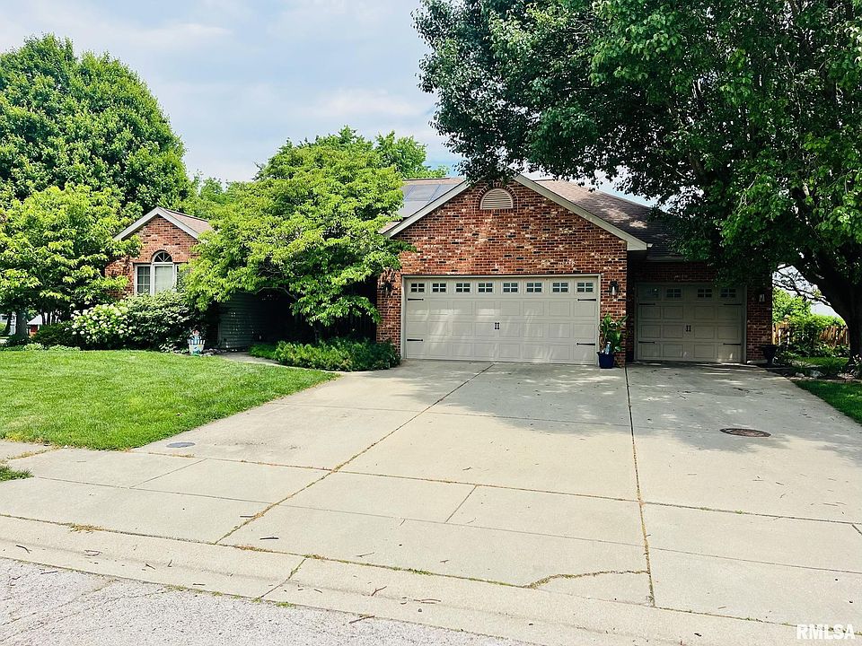 1st image of 38 Maplehurst Dr