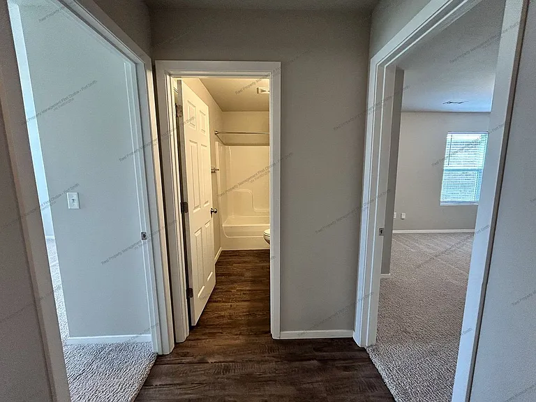 8015 Dogwood Dr — Photo 4