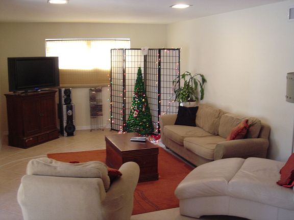 3rd image of 2424 Seidenberg Ave
