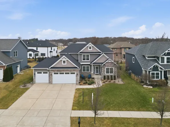 1983 Franklin Dr, Crown Point, IN 46307