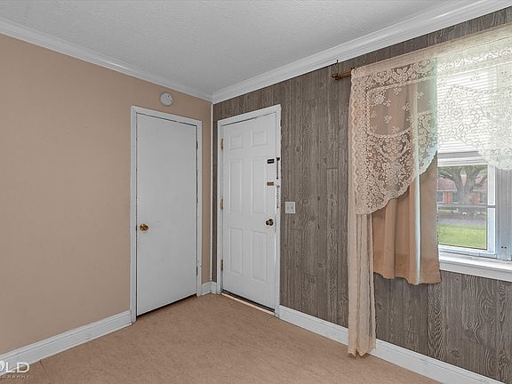 4th image of 123 Hope St