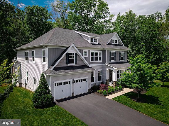 3rd image of 7397 Lake Willow Ct