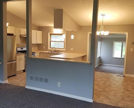 3rd image of 1030 Pawnee Dr
