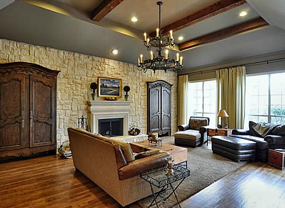 4th image of 5317 Doral Cir