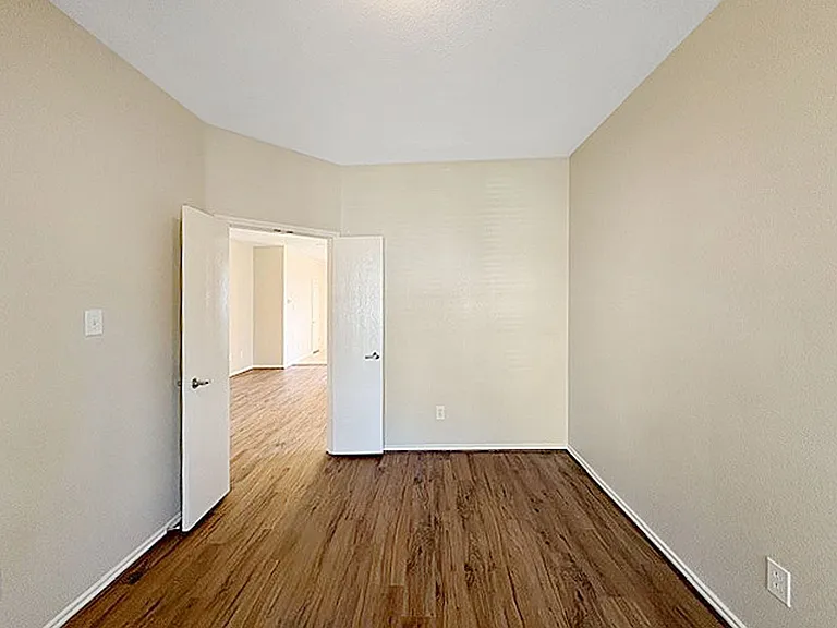 9716 Minton Dr — Photo 17