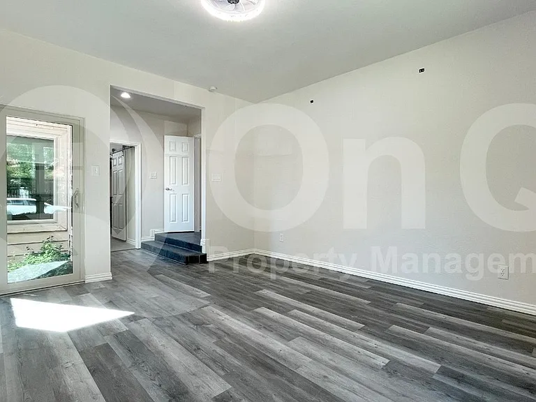 314 Dakota Trl — Photo 4