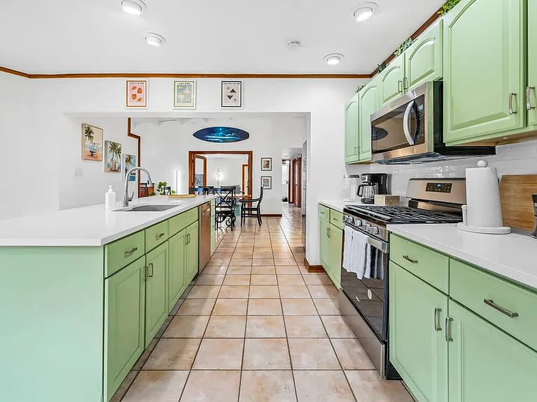 485 N Shore Dr — Photo 8