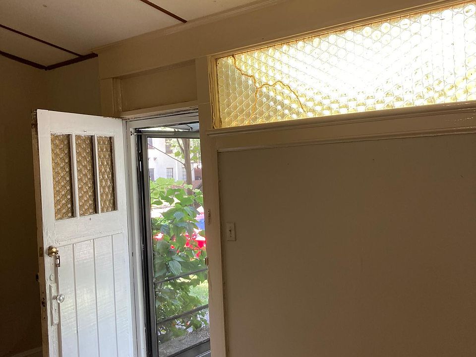 1st image of 3124 Herschel St