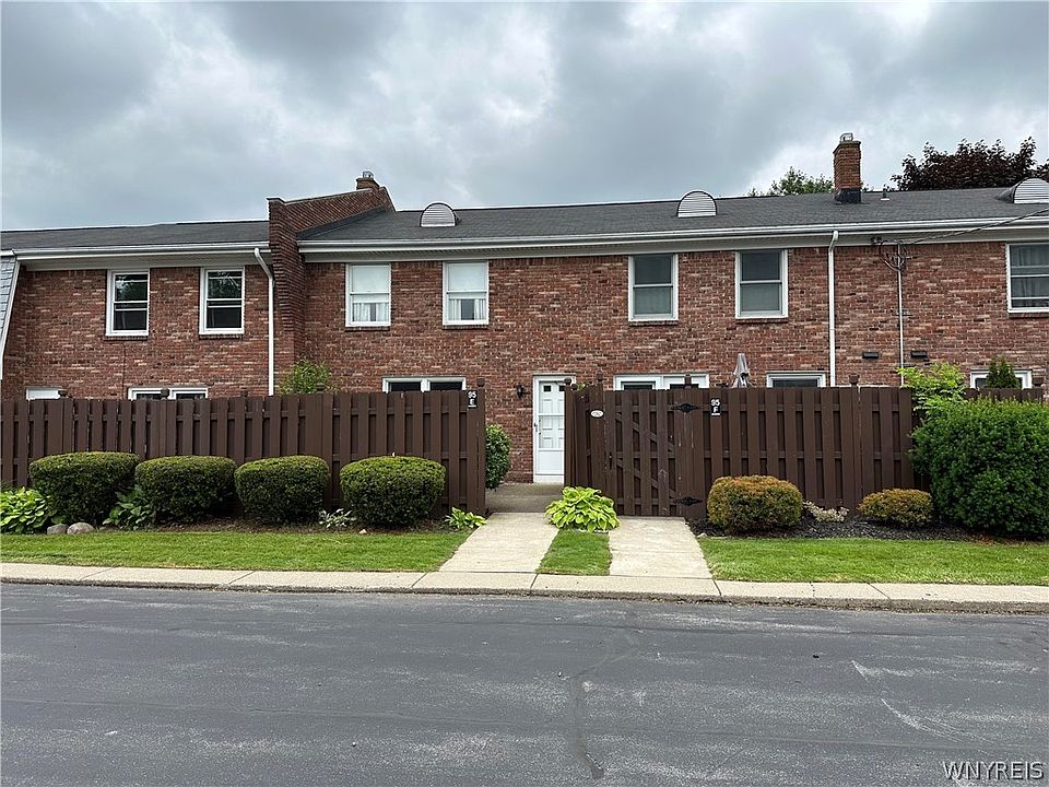 1st image of 95 Oakbrook Dr APT E