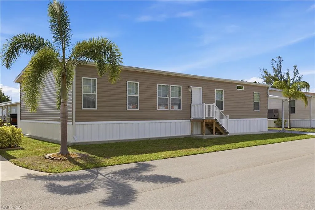 3 bed, 2.0 bath, 1798 sqft, $2,250 — Photo 1