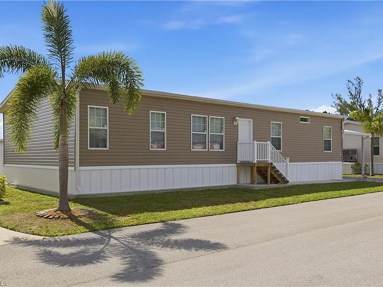 24 Red Poinciana Dr — Photo 1