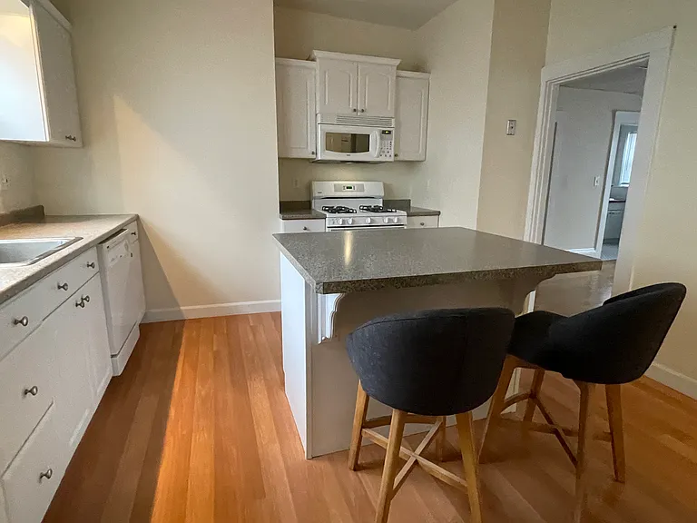 37 Avon St #1 — Photo 6