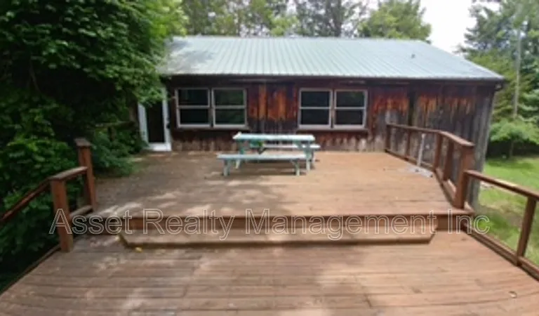 818 Deaderick Rd — Photo 2