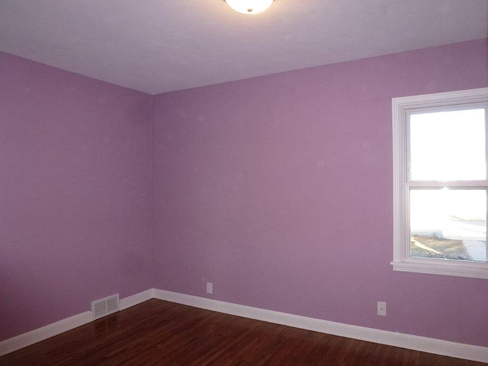 1st image of 545 3rd Ave S