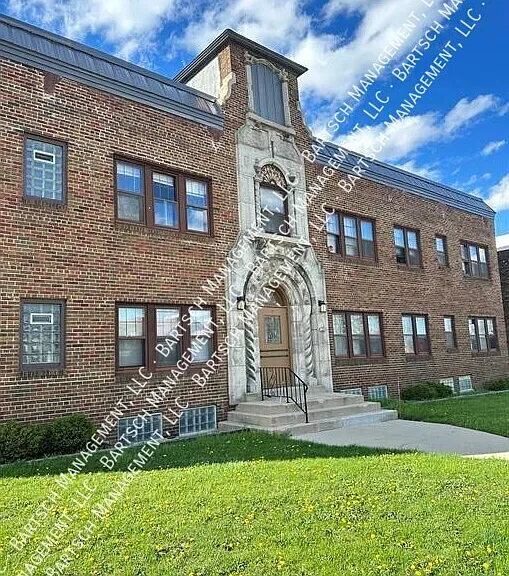 5324 W Beloit Rd #10 — Photo 1