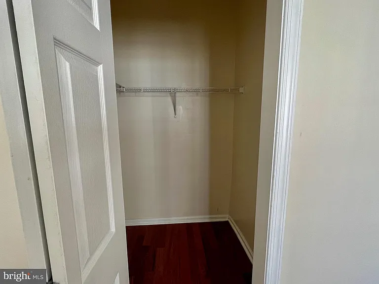 1329 Parish Ave — Photo 17