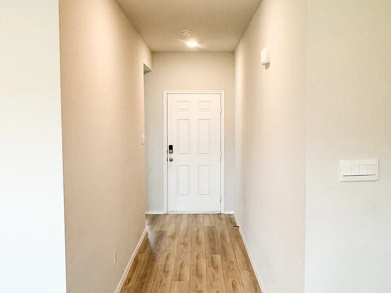 7307 Gilbert Dr — Photo 2