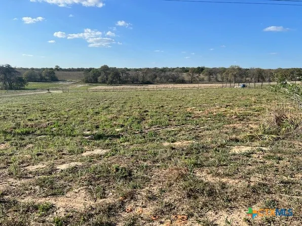 701 Sunrise Ln, La Vernia, TX 78121