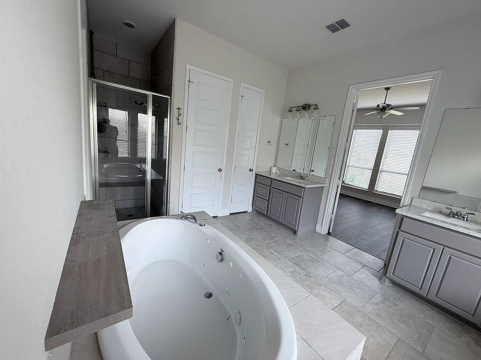 4 bed, 2054 sqft, $2,500 — Photo 4