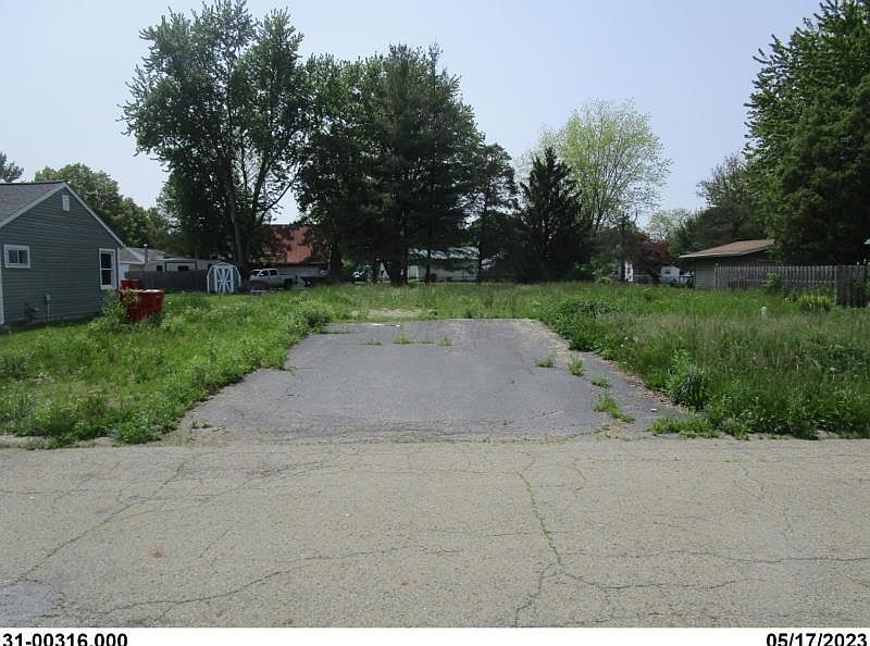 2nd image of 105 Chandler Ave