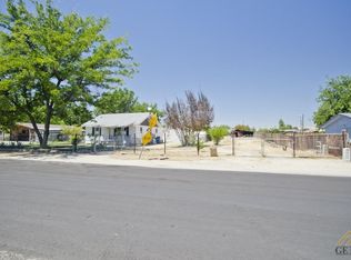 27542 Maple St, Taft, CA 93268