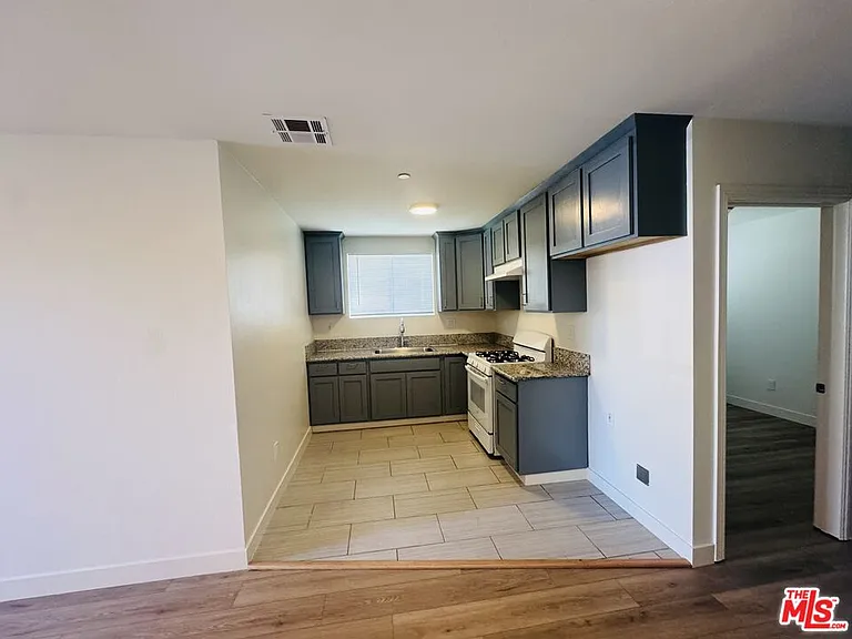5919 Denver Ave #5919 — Photo 8