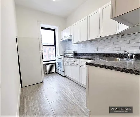 Rented by ZealEstate Group Inc | media 33