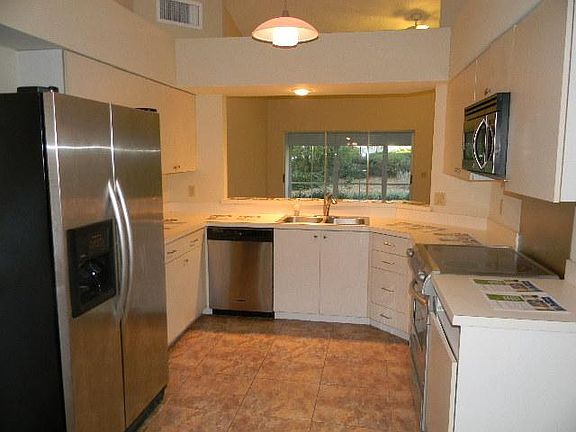 3rd image of 2387 SW FOXPOINT Trail