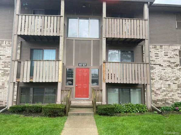 8737 Green Willow St APT 3, Brighton, MI 48116