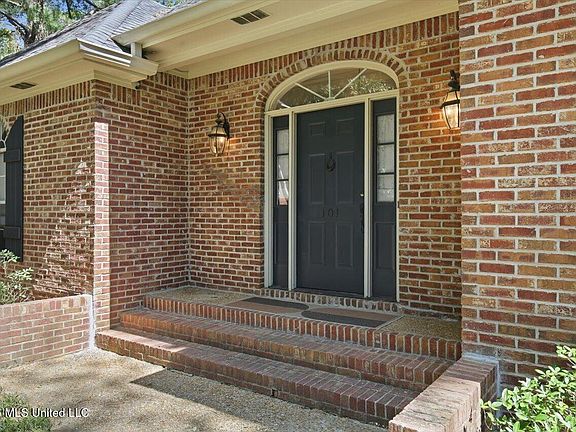 5th image of 101 Oakmont Dr