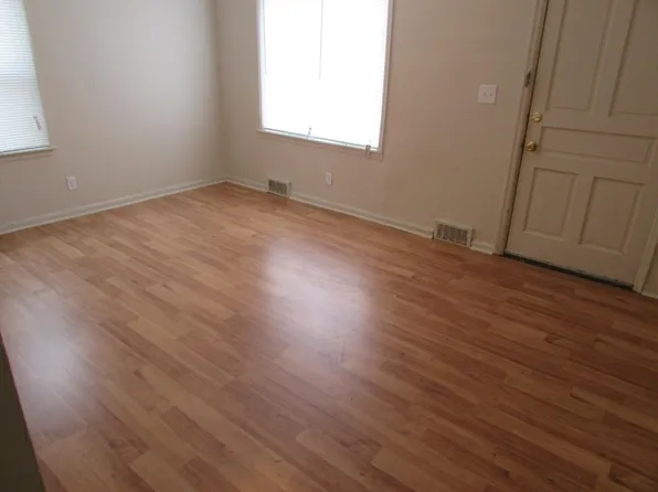 2276 Hiawatha Park Dr, Columbus, OH 43211