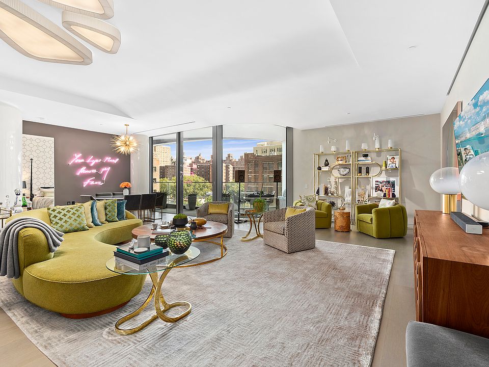 1st image of 520 W 28th St #19
