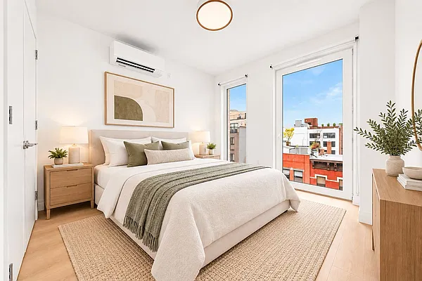 Bedroom, photo 1