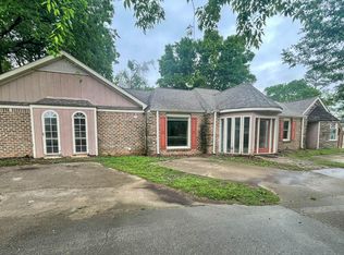 953 Cloud Springs Rd, Rossville, GA 30741