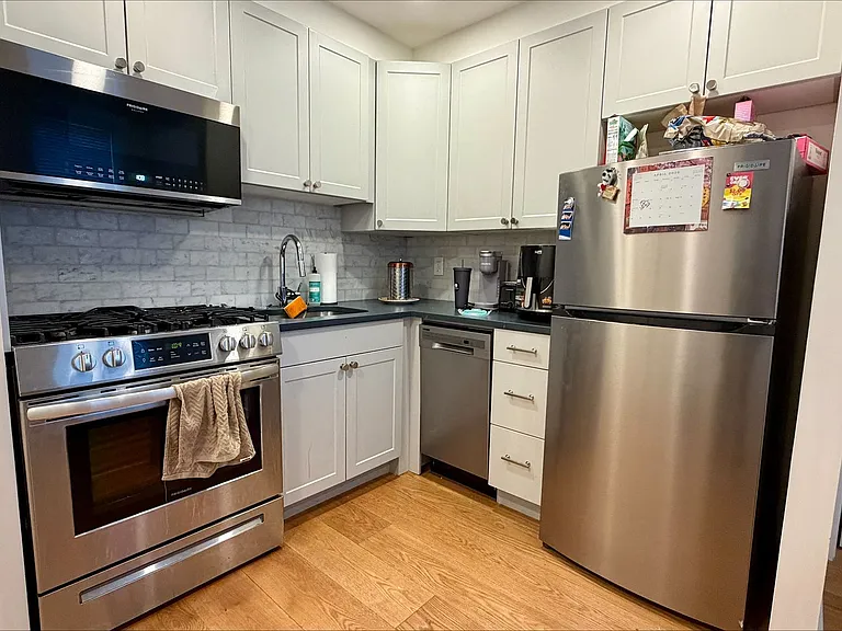 Franklin House Apartments — Photo 36