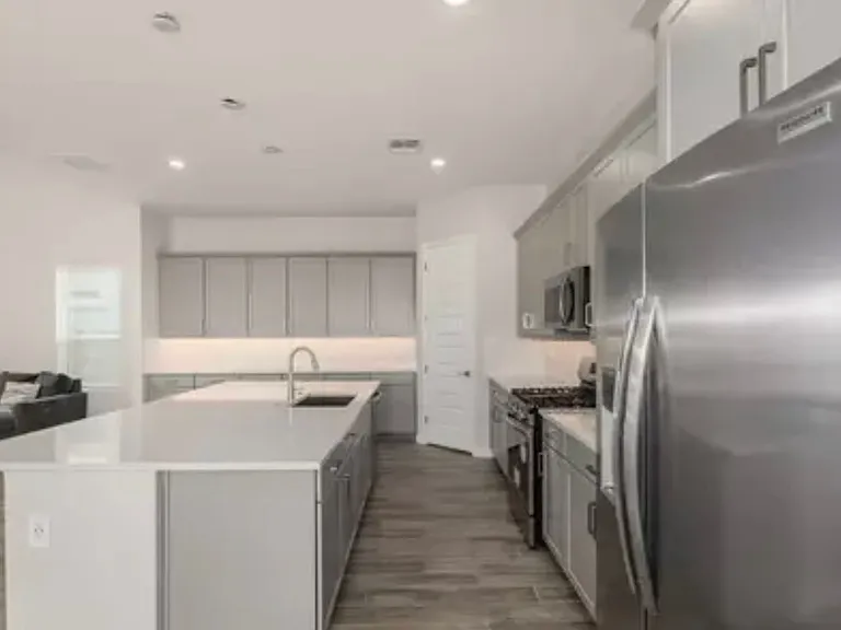 10250 W Adam Ave — Photo 14