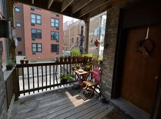 3215 W Belle Plaine Ave APT 3A, Chicago, IL 60618