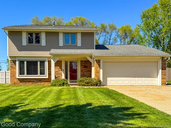 5309 Old Cove Rd, Clarkston, MI 48346