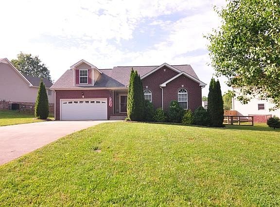 2nd image of 3412 N Henderson Way