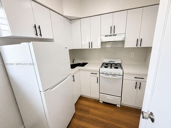 3rd image of 34 Madeira Ave #6